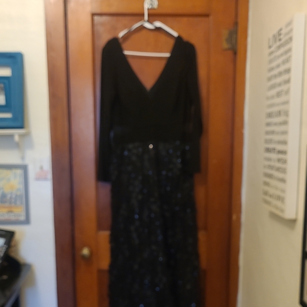 Chic Black Sequin Long Sleeve Dress